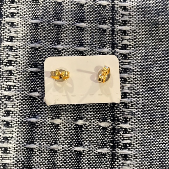 ✨ Gold Stainless Steel Baby Feet Earrings 👣 - Picture 2 of 2